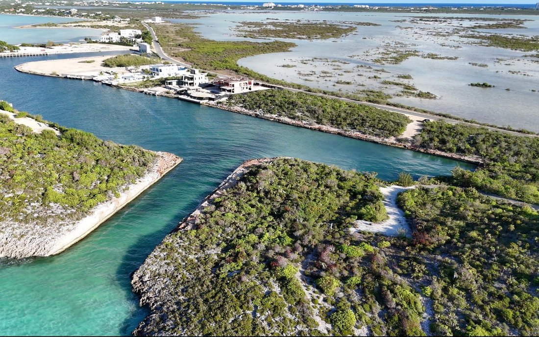 Land in Long Bay Hills, Caicos Islands, Turks and Caicos Islands 1 - 15227362