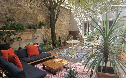 La Ville, L'Isle-sur-la-Sorgue, France 1