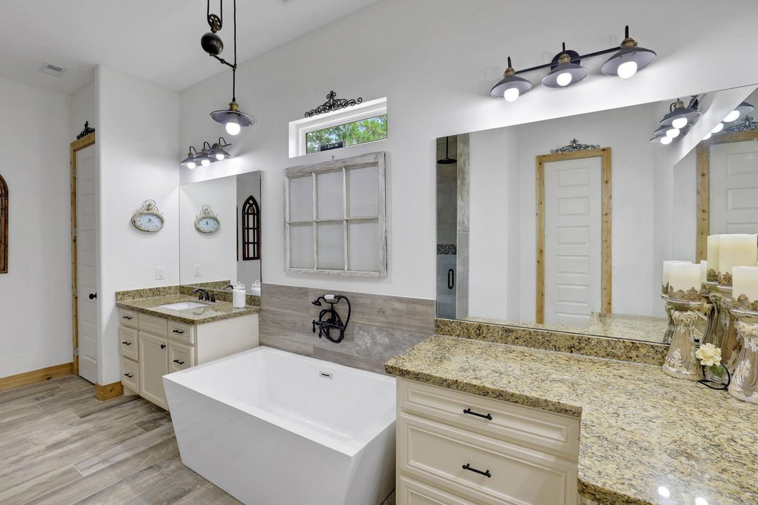 House in Cleveland, Texas, United States 5 - 17515408
