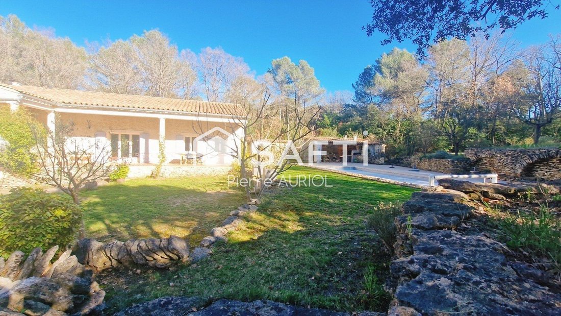 House in Ménerbes, Provence-Alpes-Côte d'Azur, France 2 - 16811048