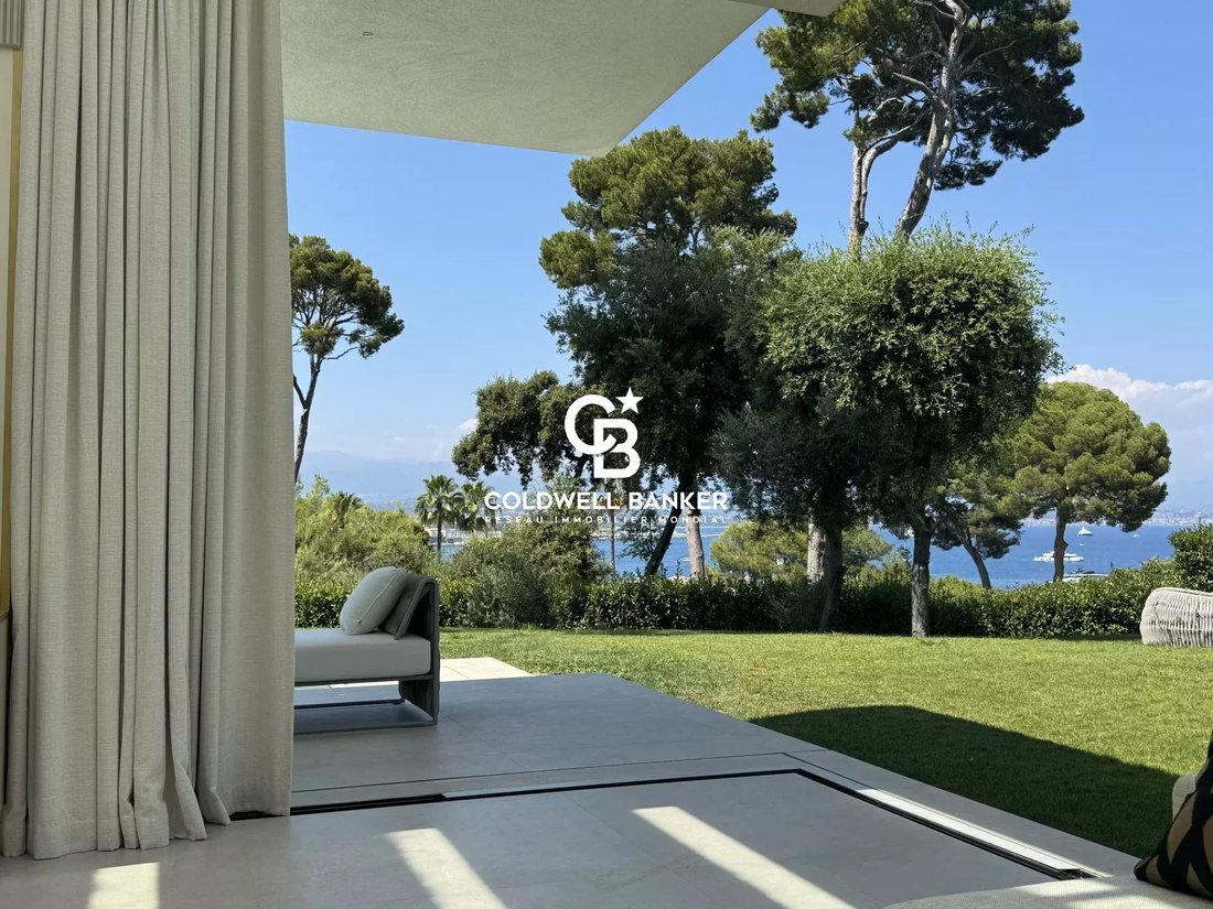 Villa in Antibes, Provence-Alpes-Côte d'Azur, France 2 - 17425367