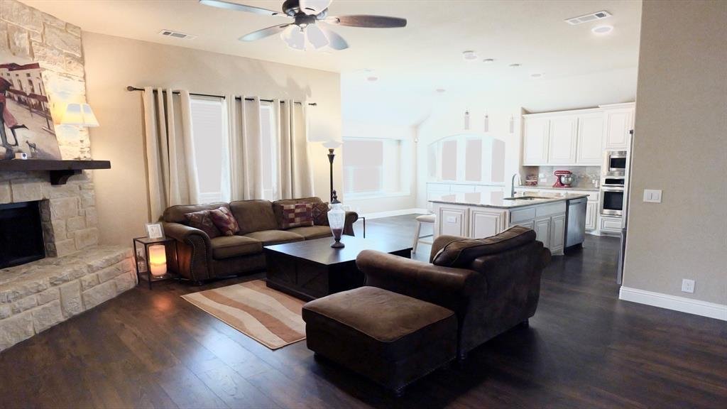 House in Burleson, Texas, United States 5 - 17504889