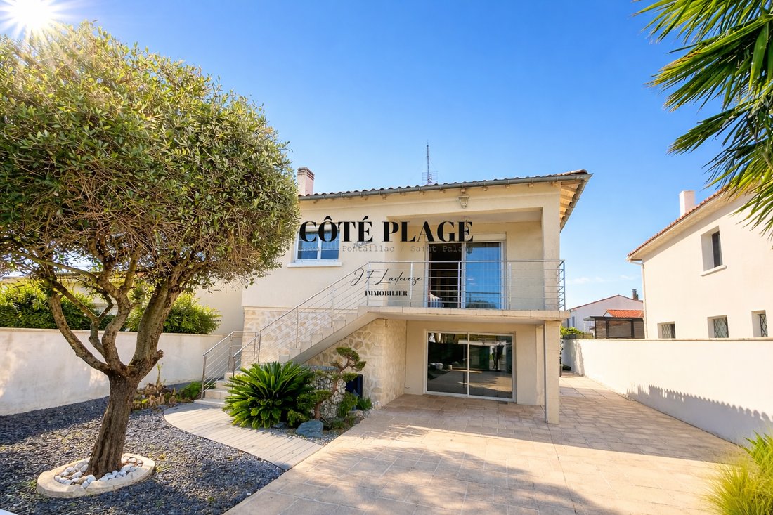 House in Vaux-sur-Mer, Nouvelle-Aquitaine, France 2 - 17438472