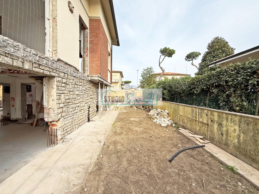 House in Lido di Camaiore, Camaiore, Tuscany 5 - 17507597