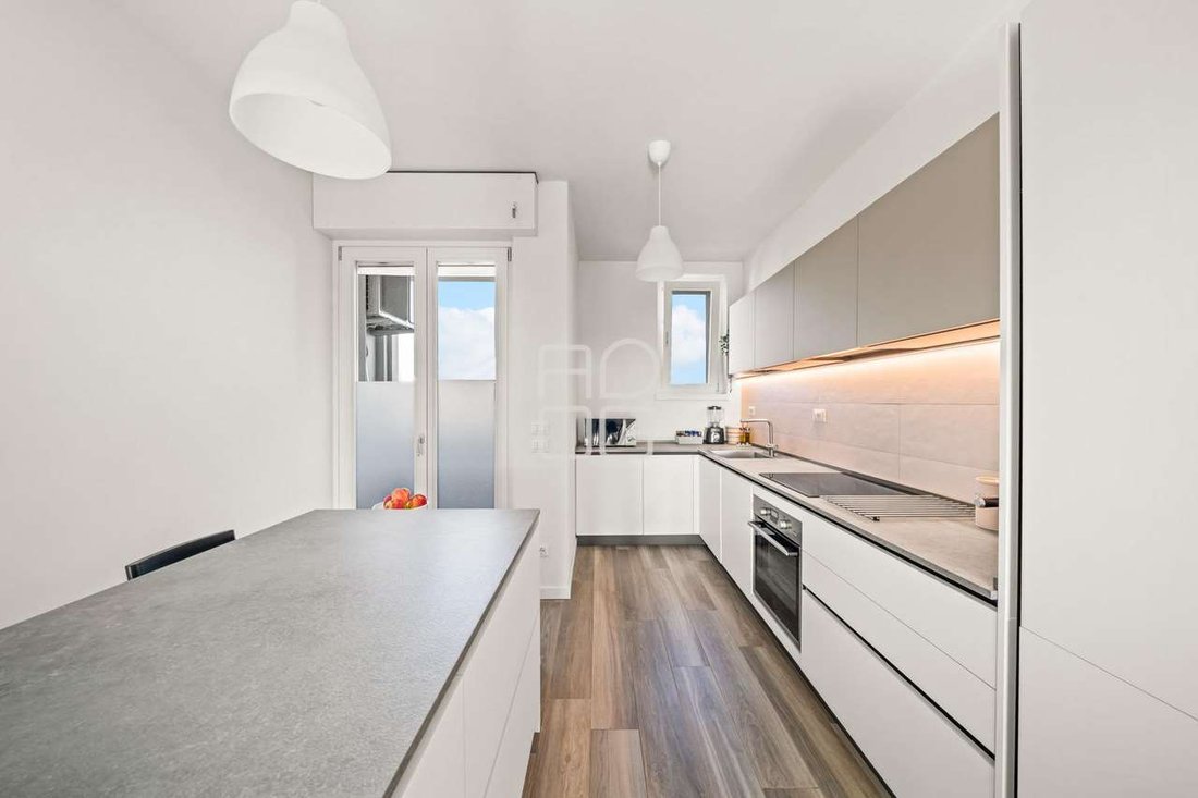 Apartment in Desenzano Centro, Desenzano del Garda, Lombardy 1 - 17506089
