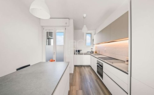 Apartment in Desenzano Centro, Desenzano del Garda, Lombardy 1