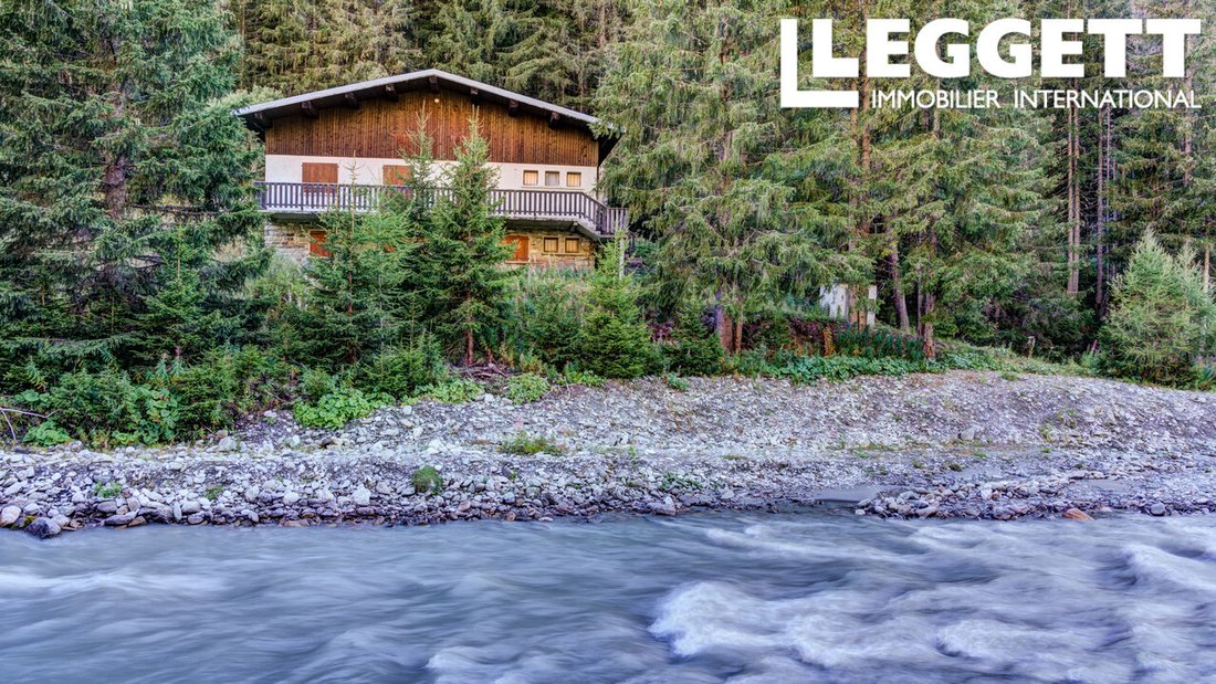 Chalet in Champagny-en-Vanoise, Auvergne-Rhône-Alpes, France 1 - 17506407