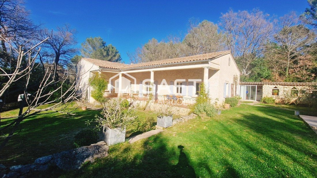 House in Ménerbes, Provence-Alpes-Côte d'Azur, France 1 - 16811048