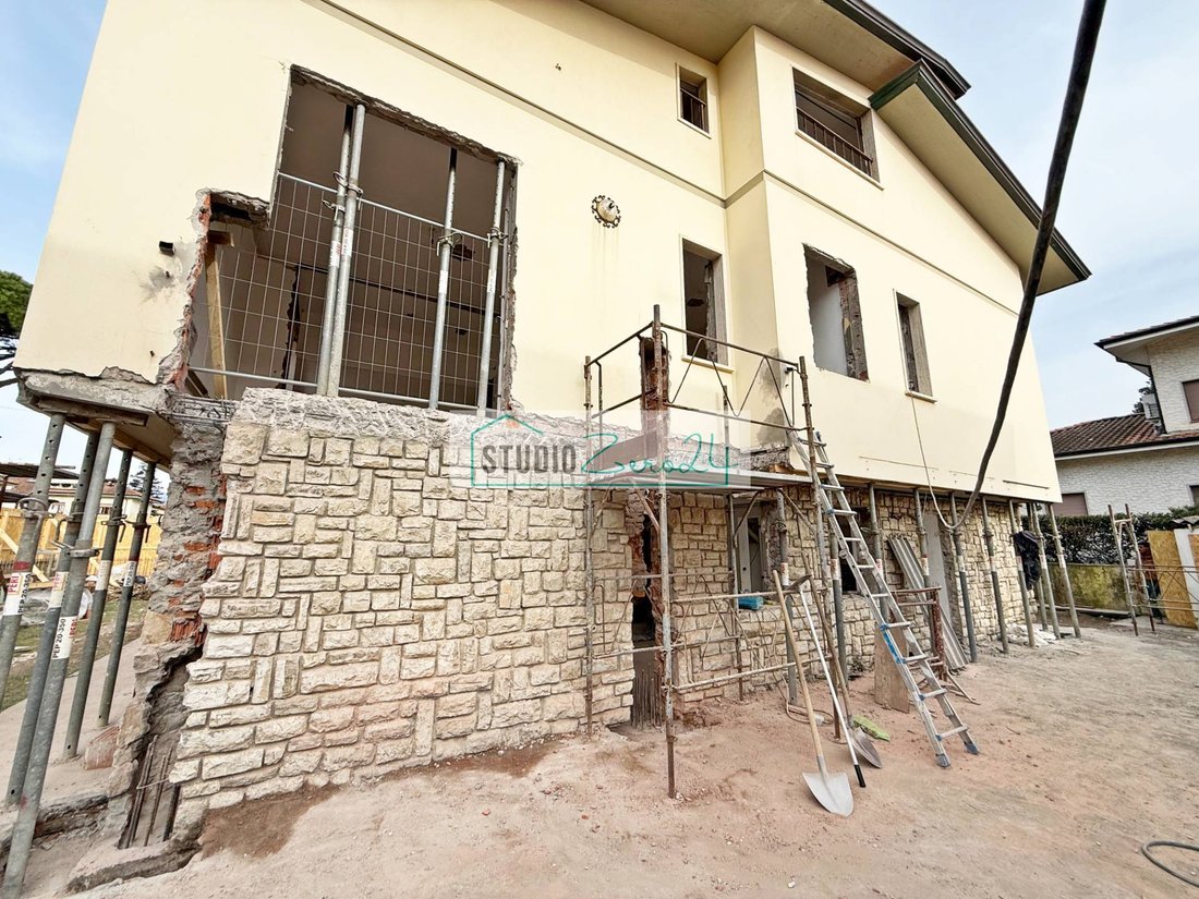 House in Lido di Camaiore, Camaiore, Tuscany 3 - 17507597