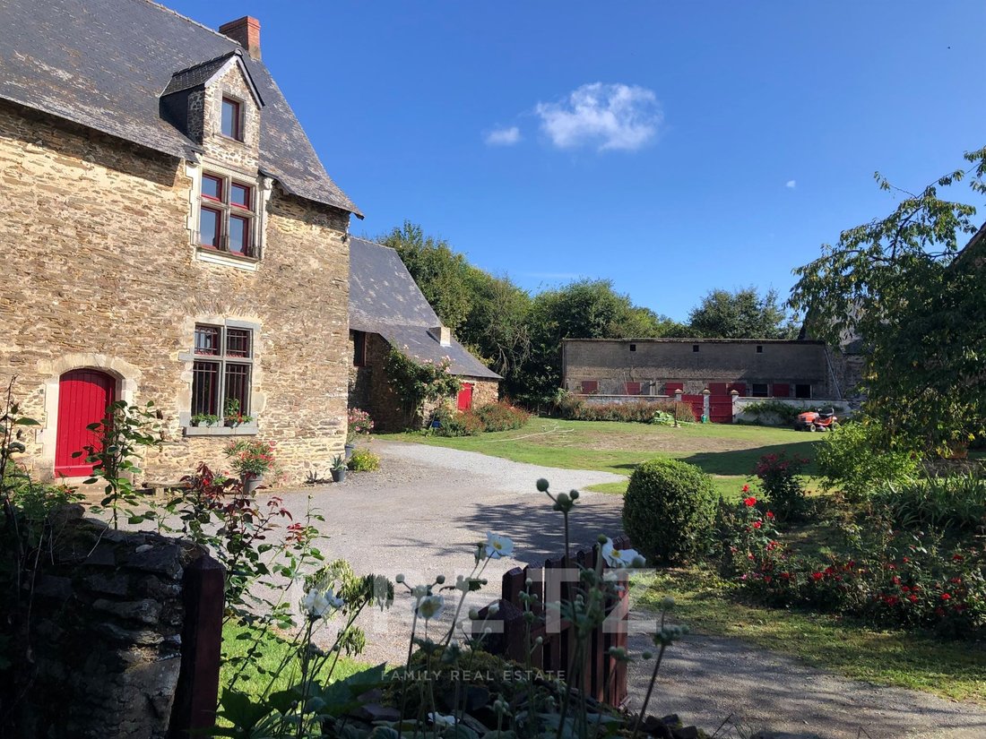 Estate in Bierne-les-Villages, Pays de la Loire, France 2 - 17503095