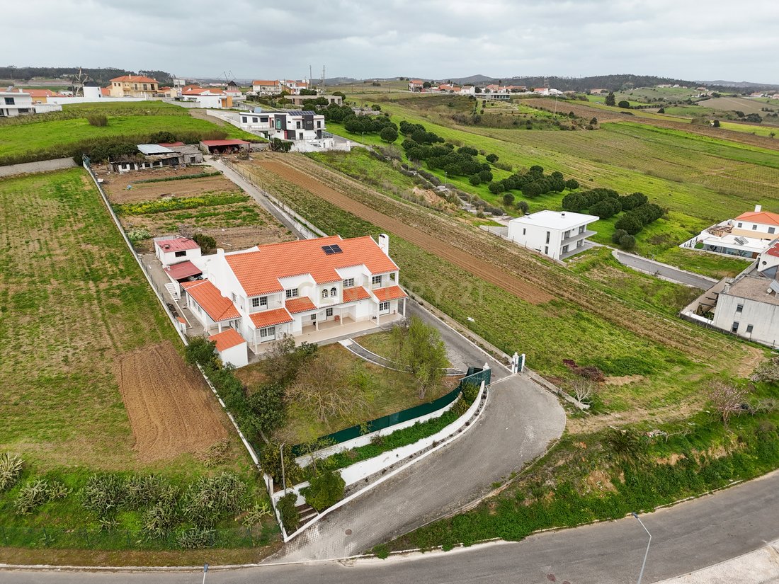 Villa in Ponte do Rol, Lisbon, Portugal 2 - 17505831