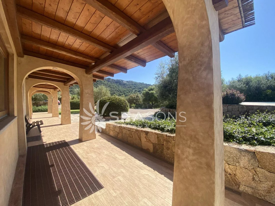 Villa in Peripheral Fractions, Olbia, Sardinia 5 - 17510933
