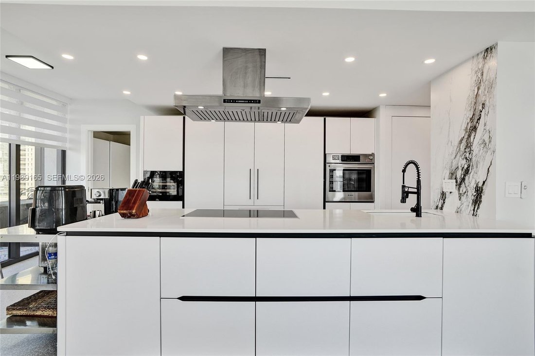 Condo in Miami, Florida, United States 3 - 17504421