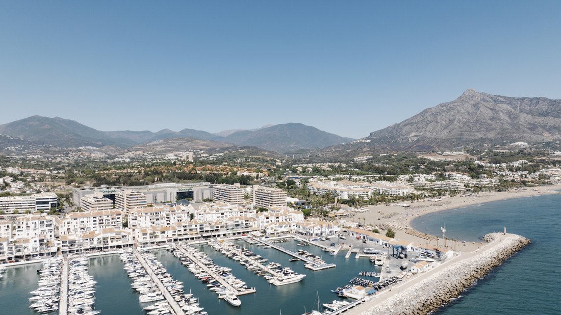 Apartment in Puerto Banus, Marbella, Spain 4 - 17504233