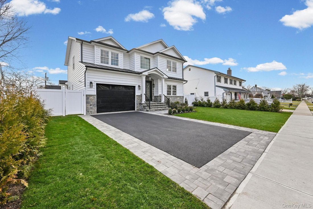 House in Hicksville, New York, United States 2 - 17504008