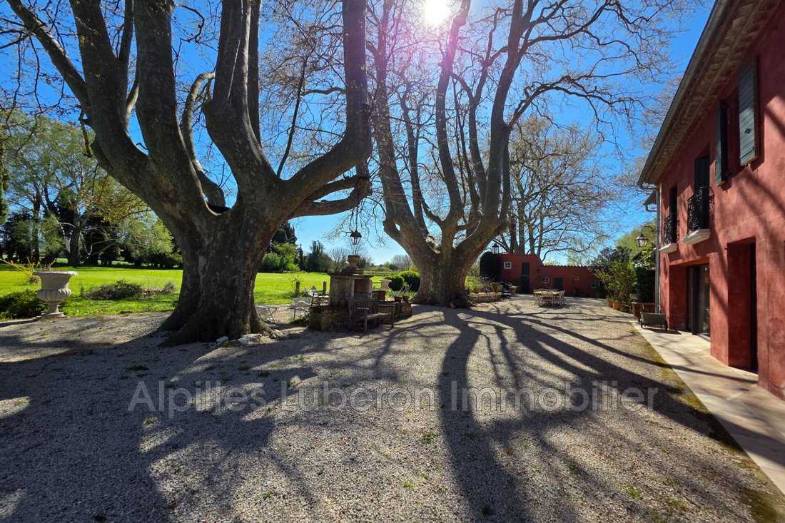 Villa in Nord et Ouest, Eyguières, France 4 - 17509065