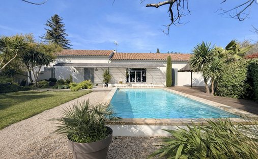 Villa à Eyragues, Provence-Alpes-Côte d'Azur, France 1
