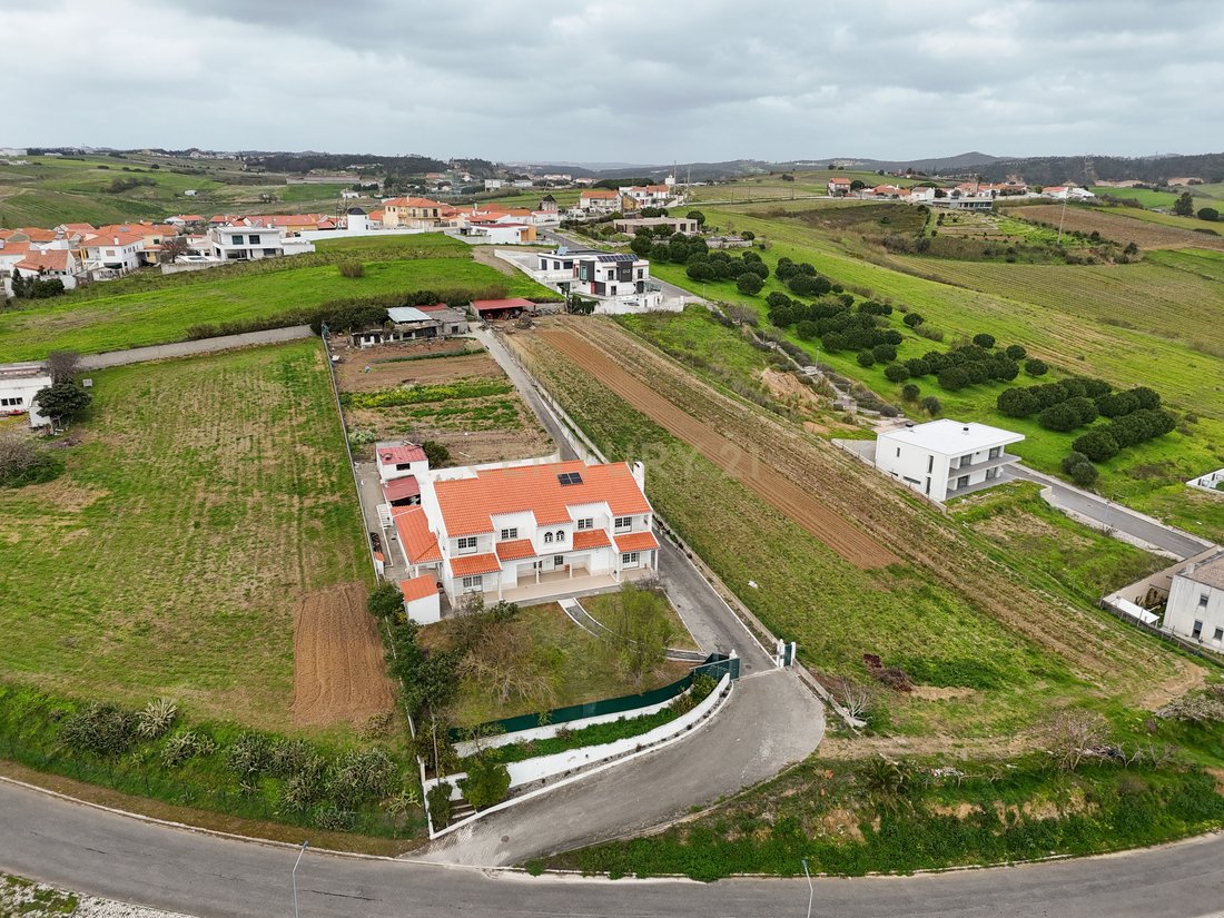 Villa in Ponte do Rol, Lisbon, Portugal 1 - 17505831