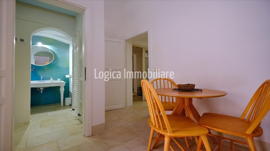 Italy 5 - 17506099