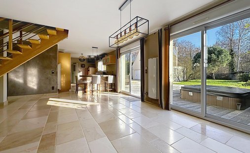 House in Le Malesherbois, Centre-Val de Loire, France 1