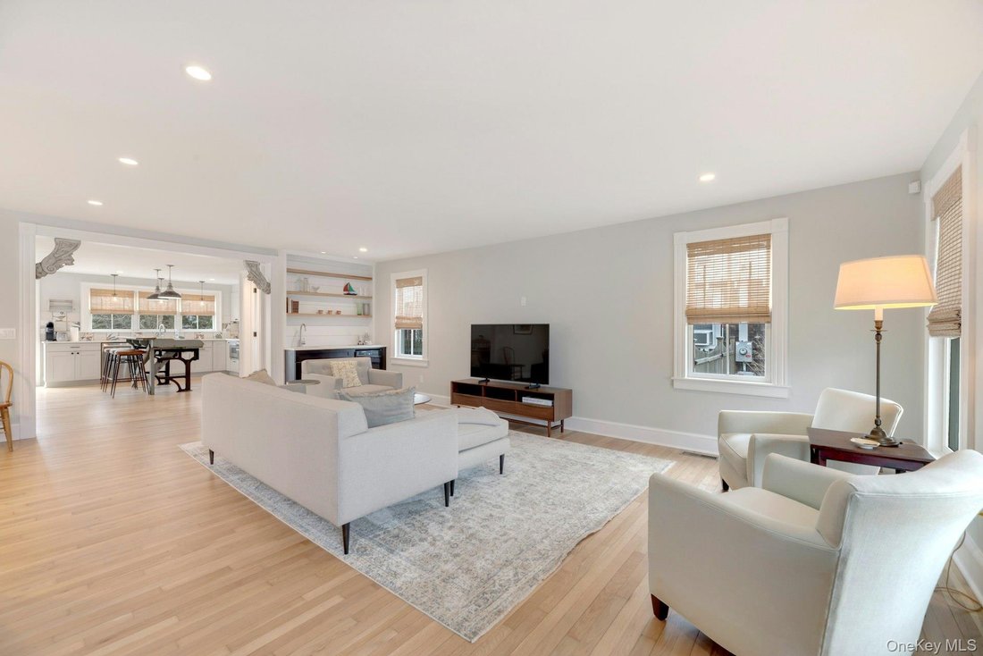 House in Greenport West, New York, United States 3 - 17444712
