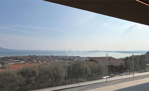 Apartment in Monte Maderno, Toscolano, Lombardy 1