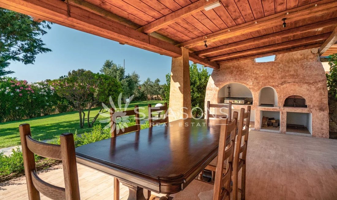 Villa in Peripheral Fractions, Olbia, Sardinia 3 - 17510933