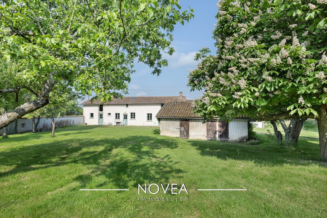 Farm Ranch in Monthieux, Auvergne-Rhône-Alpes, France 1 - 17508213