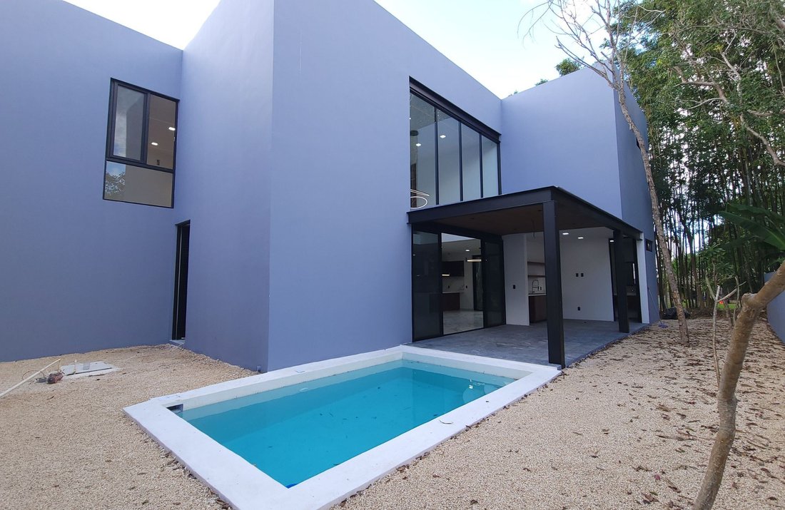 House in Yucatán Country Club, Yucatan, Mexico 1 - 17506055