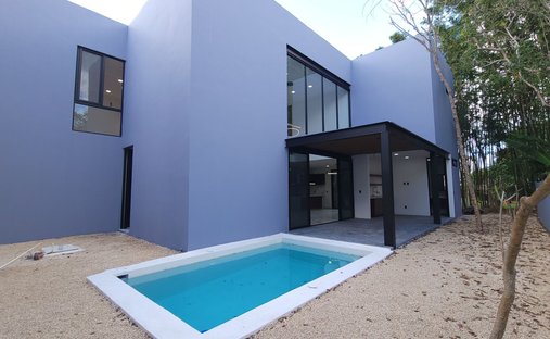 House in Yucatán Country Club, Yucatan, Mexico 1