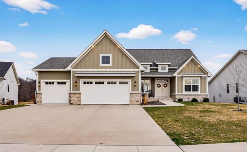 House in Polk City, Iowa, United States 1