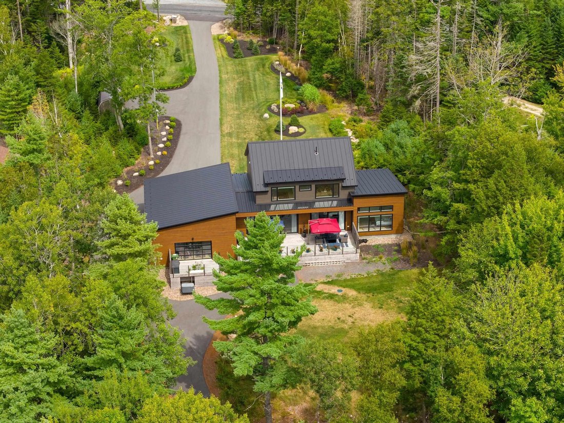 House in Lunenburg, Nova Scotia, Canada 3 - 17505953