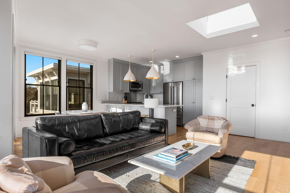 Condo in Provincetown, Massachusetts, United States 4 - 17513111