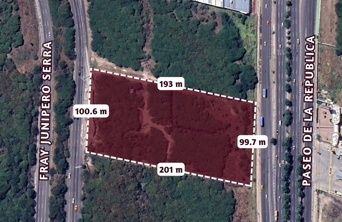 Land in Santiago de Querétaro, Querétaro, Mexico 2 - 17505709