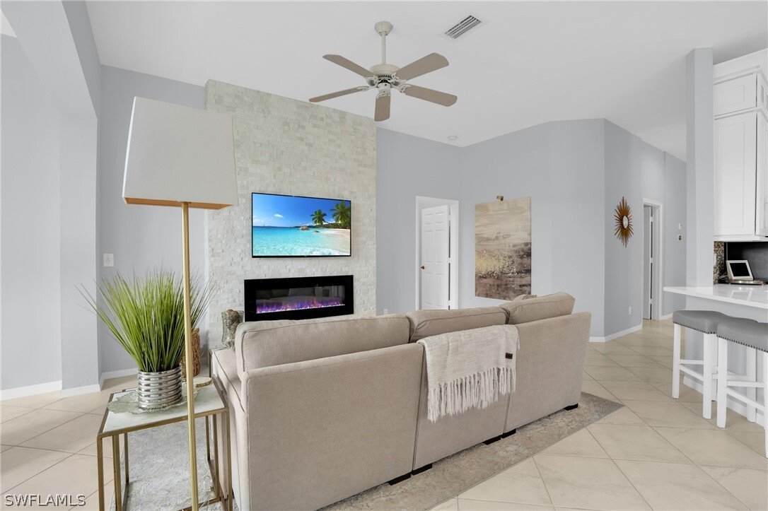 Condo in Naples, Florida, United States 4 - 17515272