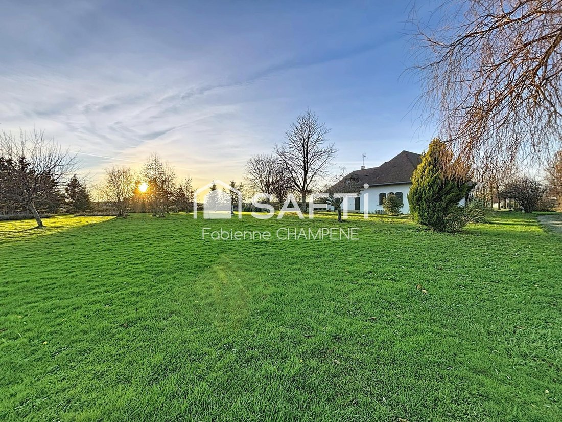 House in Le Deschaux, Bourgogne – Franche-Comté, France 1 - 17511433
