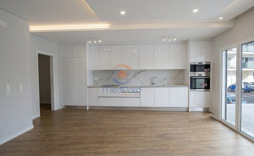 Apartment in Santo António dos Cavaleiros, Lisbon, Portugal 1