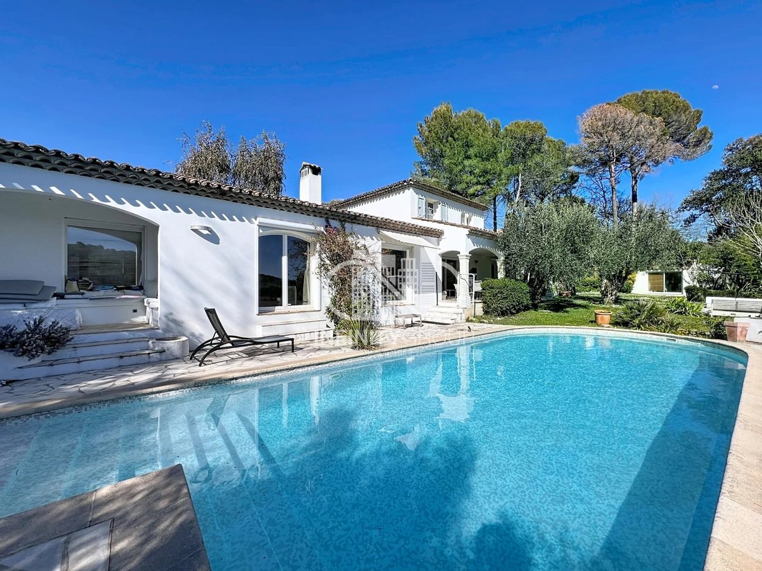 Villa in Opio, Provence-Alpes-Côte d'Azur, France 1 - 17510982