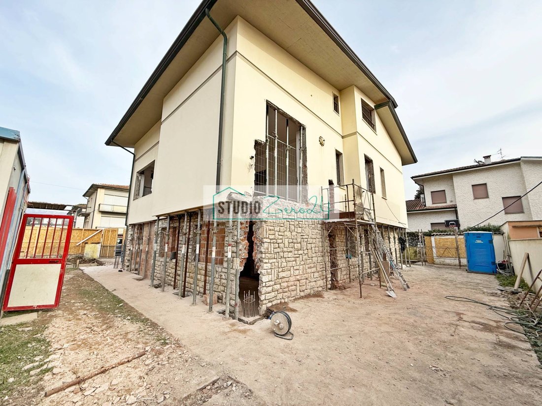 House in Lido di Camaiore, Camaiore, Tuscany 1 - 17507600