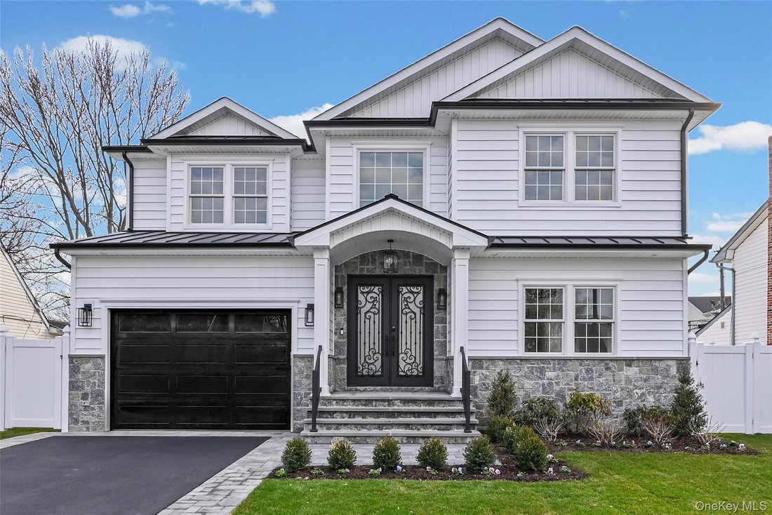 House in Hicksville, New York, United States 1 - 17504008