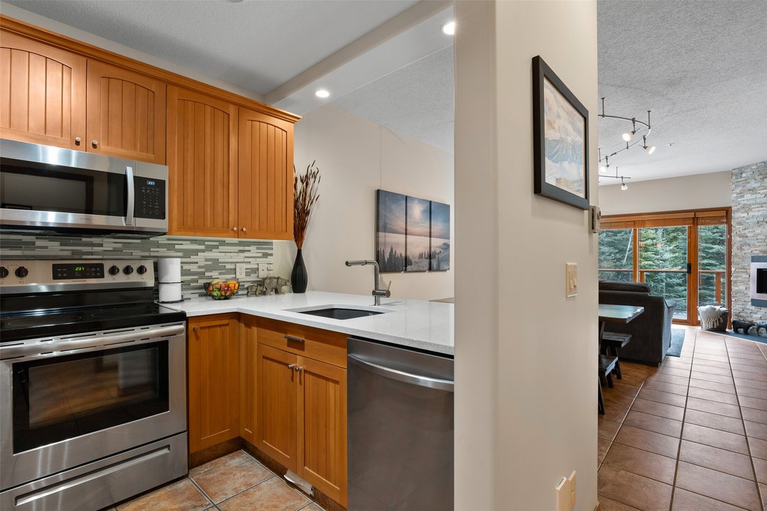 House in Sun Peaks, British Columbia, Canada 3 - 17512391