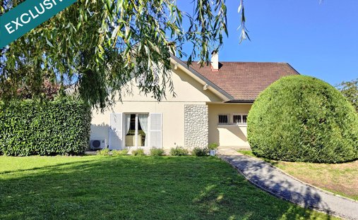 House in Sud, La Roche-sur-Foron, France 1