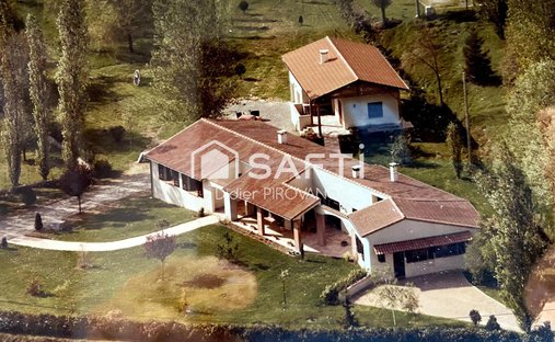 House in Flourens, Occitania, France 1