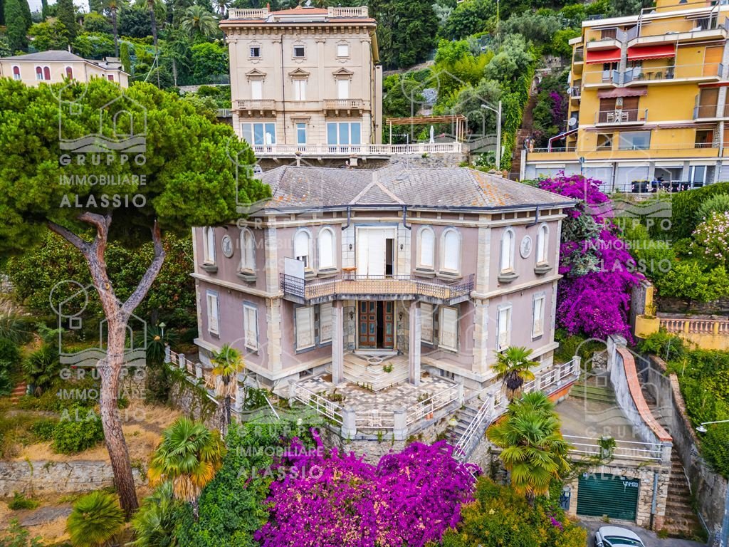Villa in Central Hill, Alassio, Liguria 1 - 17508765