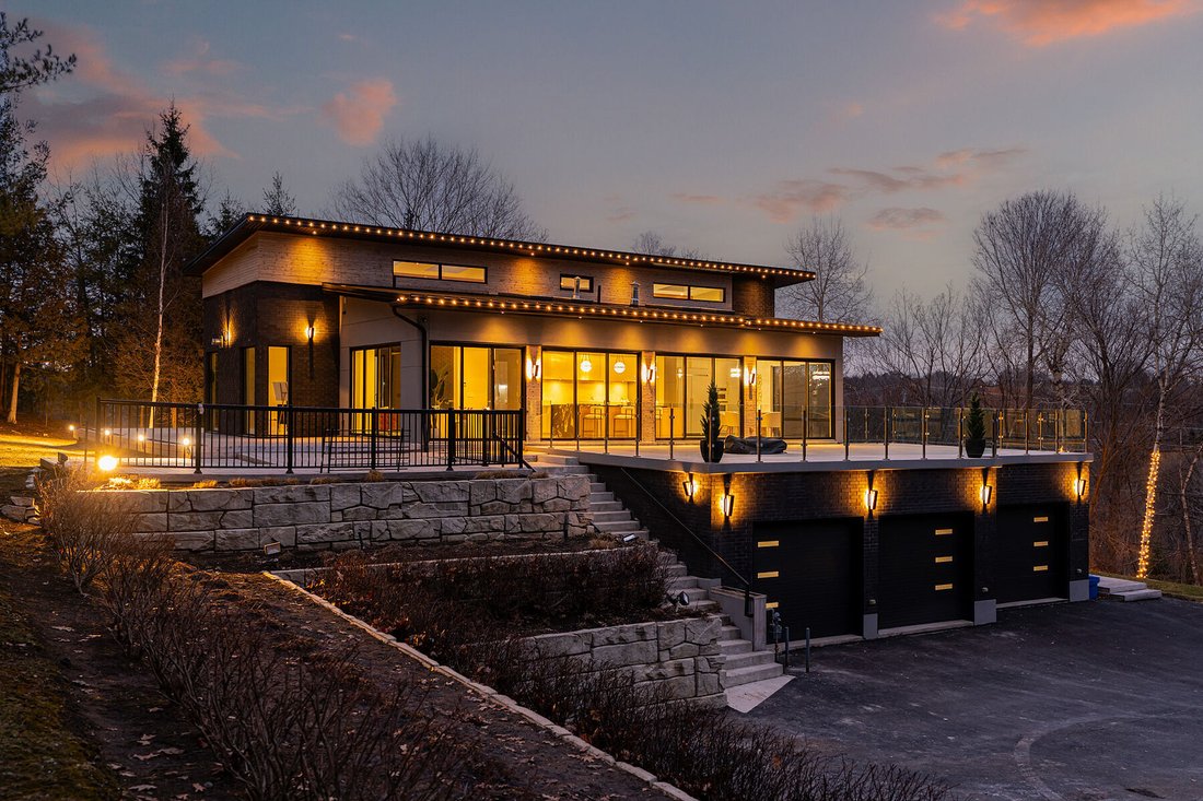House in Vaughan, Ontario, Canada 2 - 17503596