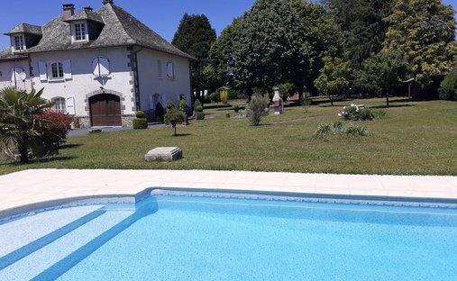 Haus in Ytrac, Auvergne-Rhone-Alpen, Frankreich 1