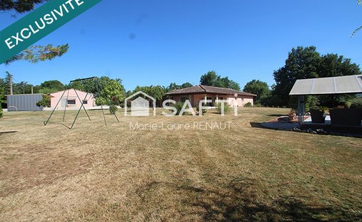 House in Lisle-sur-Tarn, Occitania, France 1