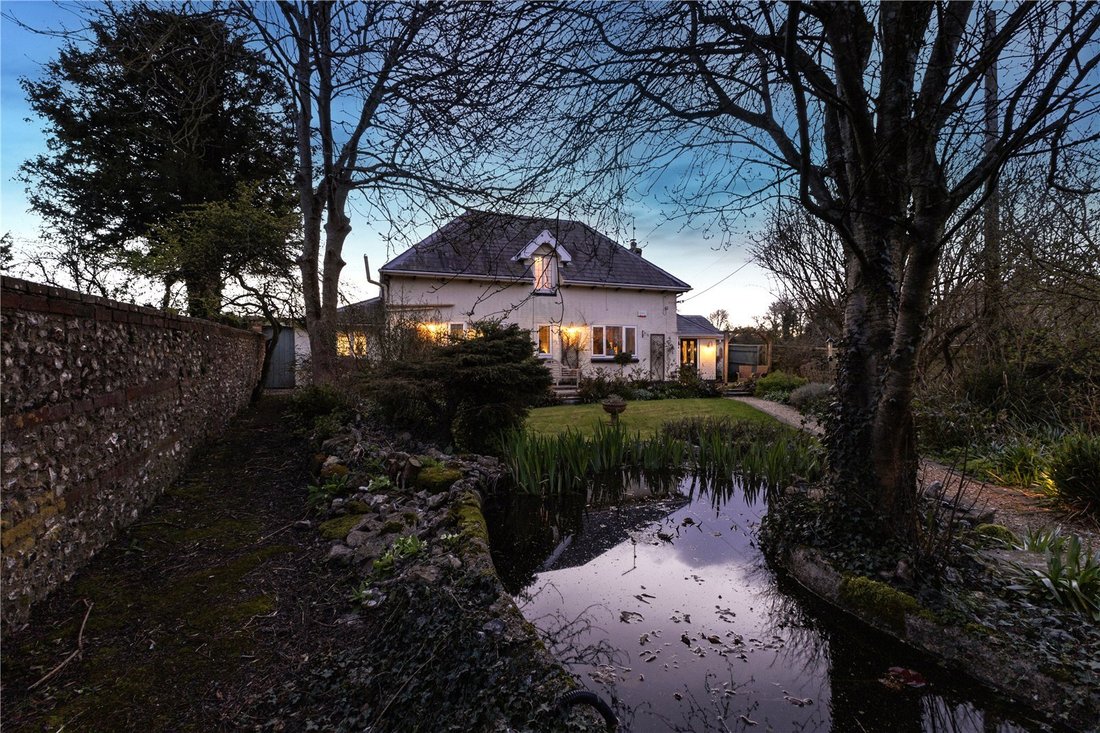 House in Tarrant Monkton, England 2 - 17509009