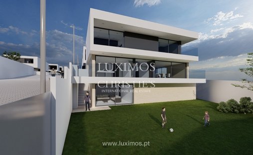 Villa in Sao Felix da Marinha, Porto District, Portugal 1