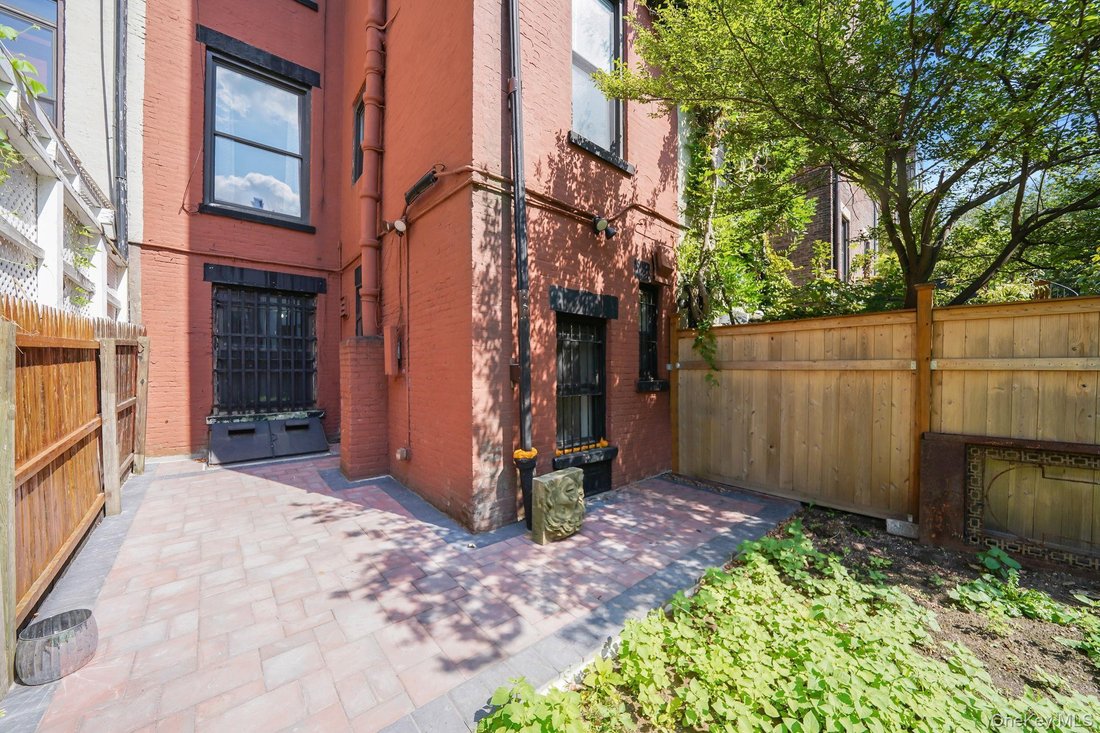 House in New York, New York, United States 3 - 17510516